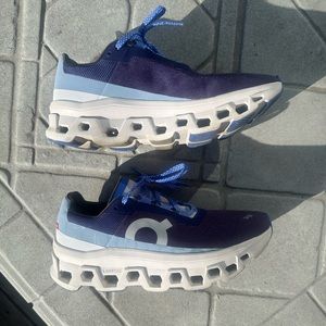 Women’s Oncloud Sz 9 Cloudmonster.